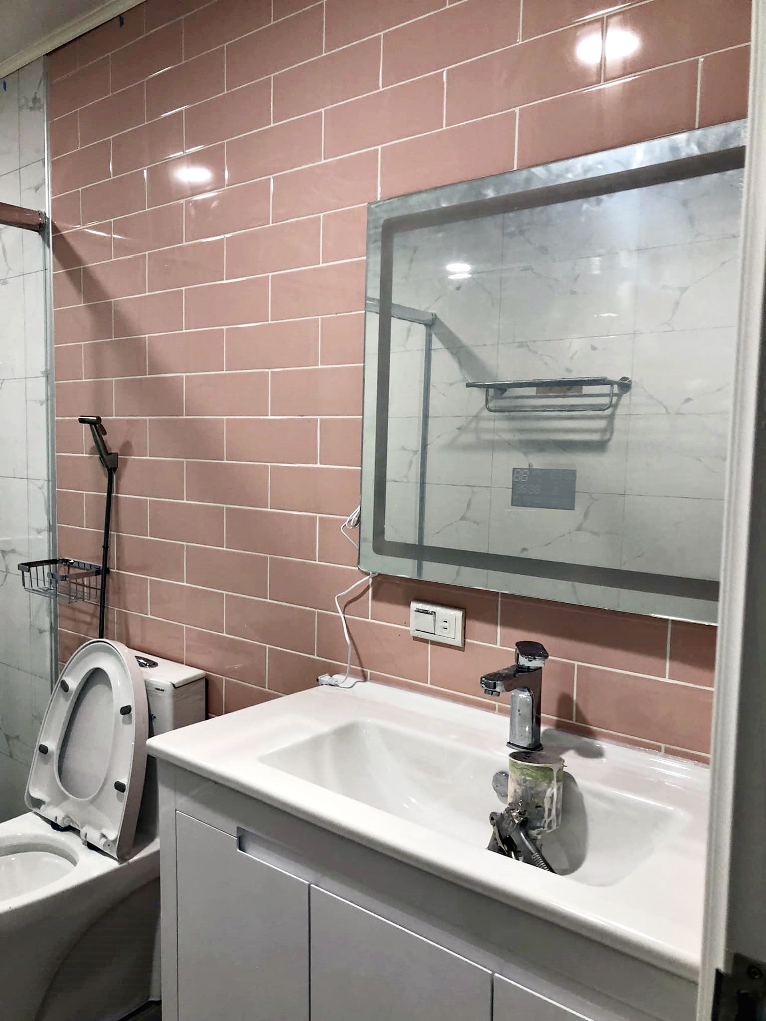 浴室翻修/磁磚舖設/衛浴設備安裝