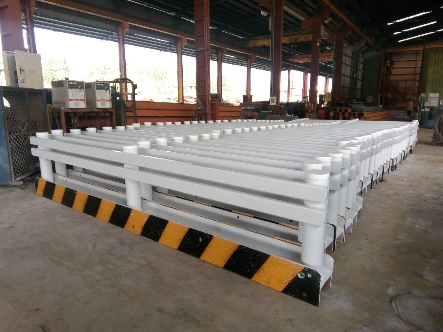 型鋼護欄-黃黑斜線