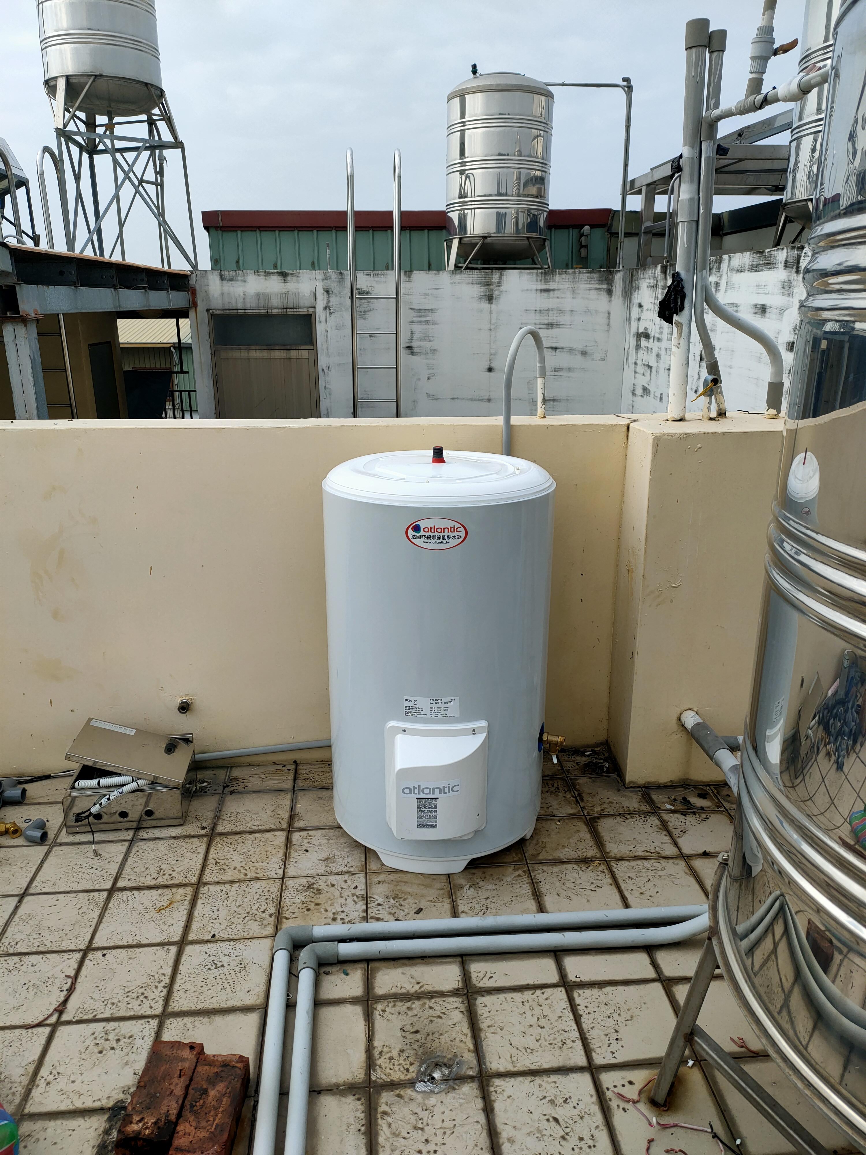 電熱水器