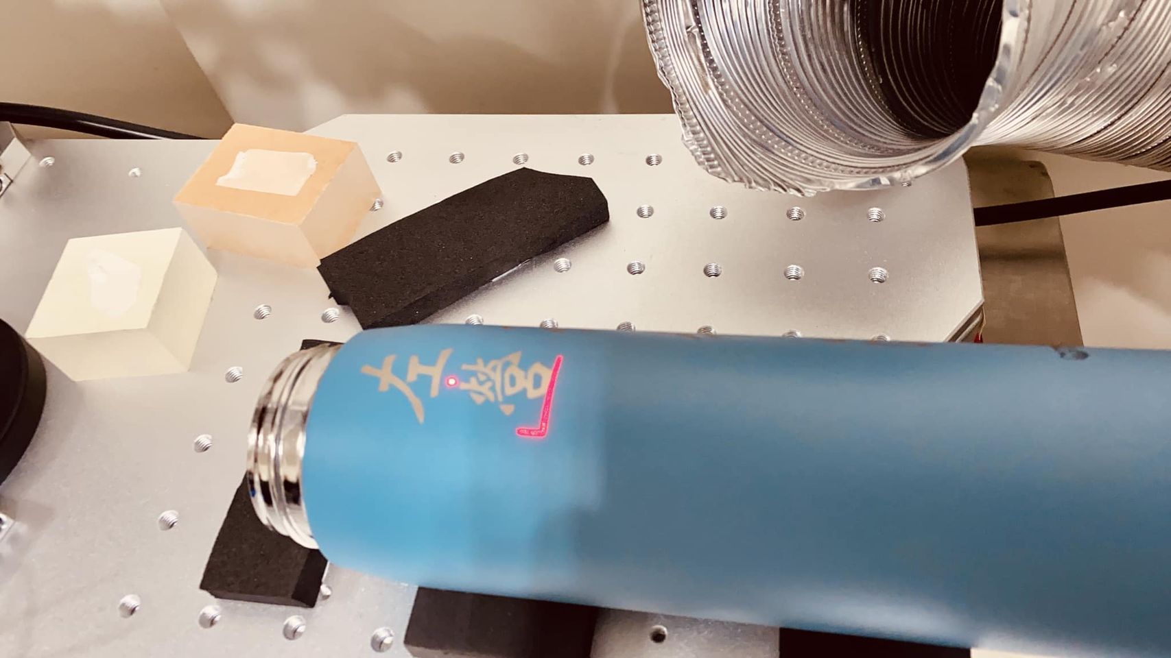 保溫瓶雷射雕刻3