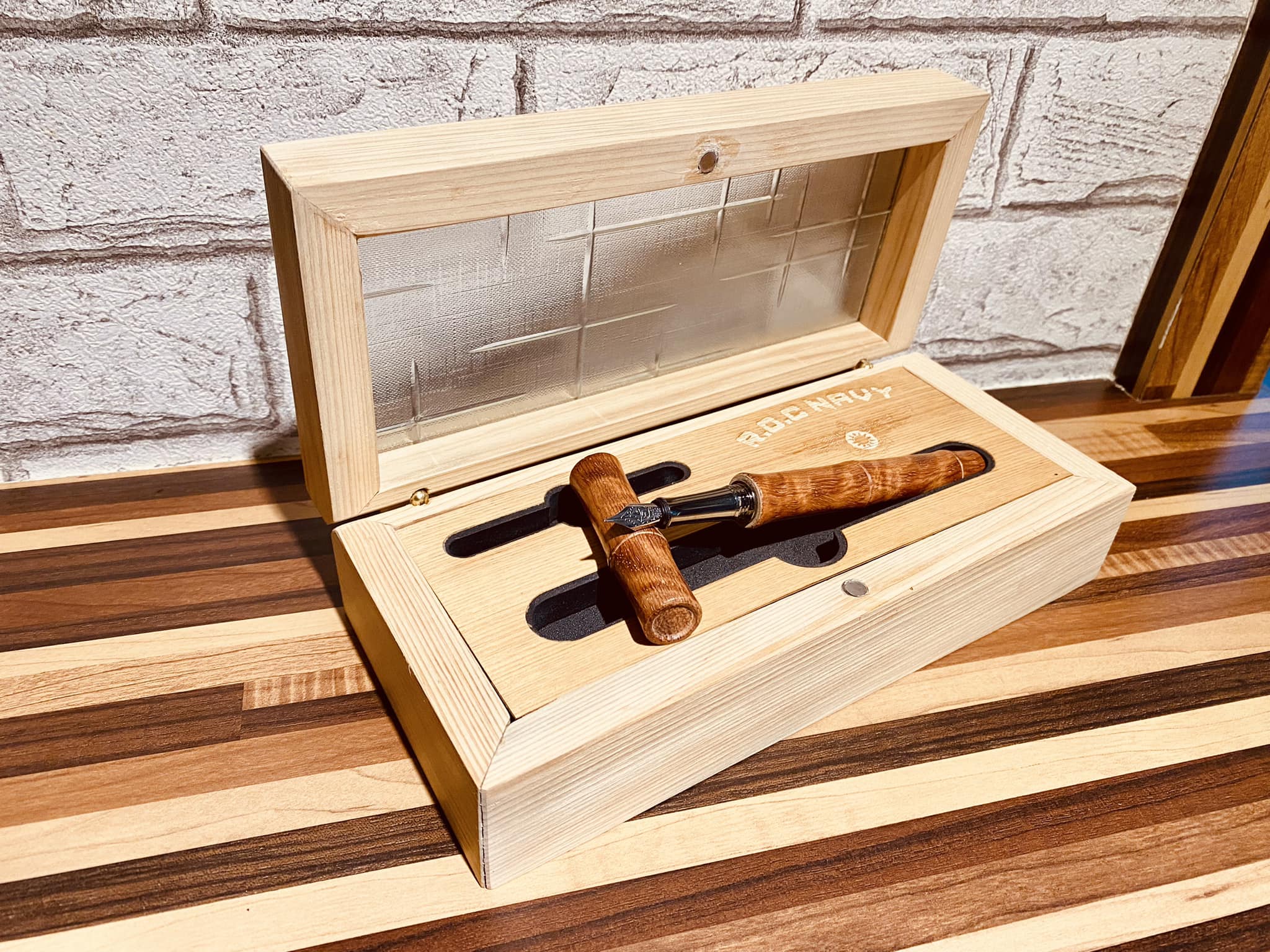 檜木筆盒雷射雕刻