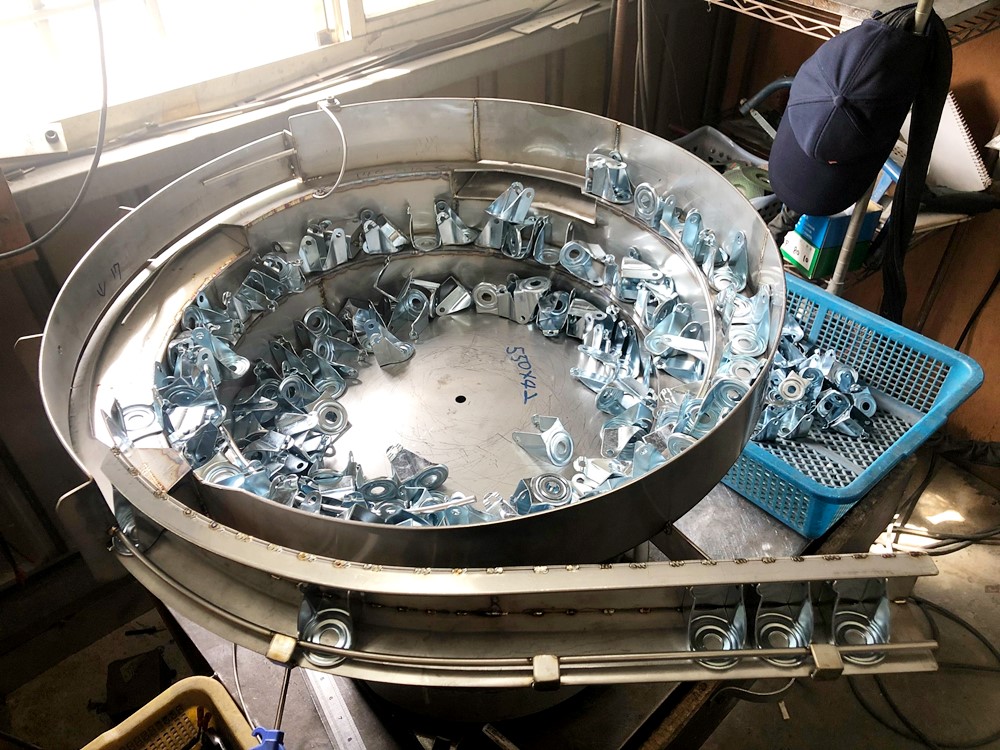 輪座輸送加工組裝-送料機