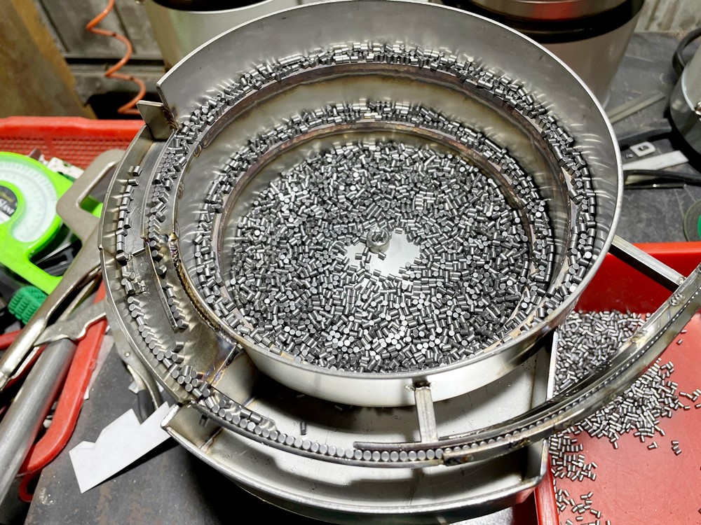 無心研磨整列自動送料