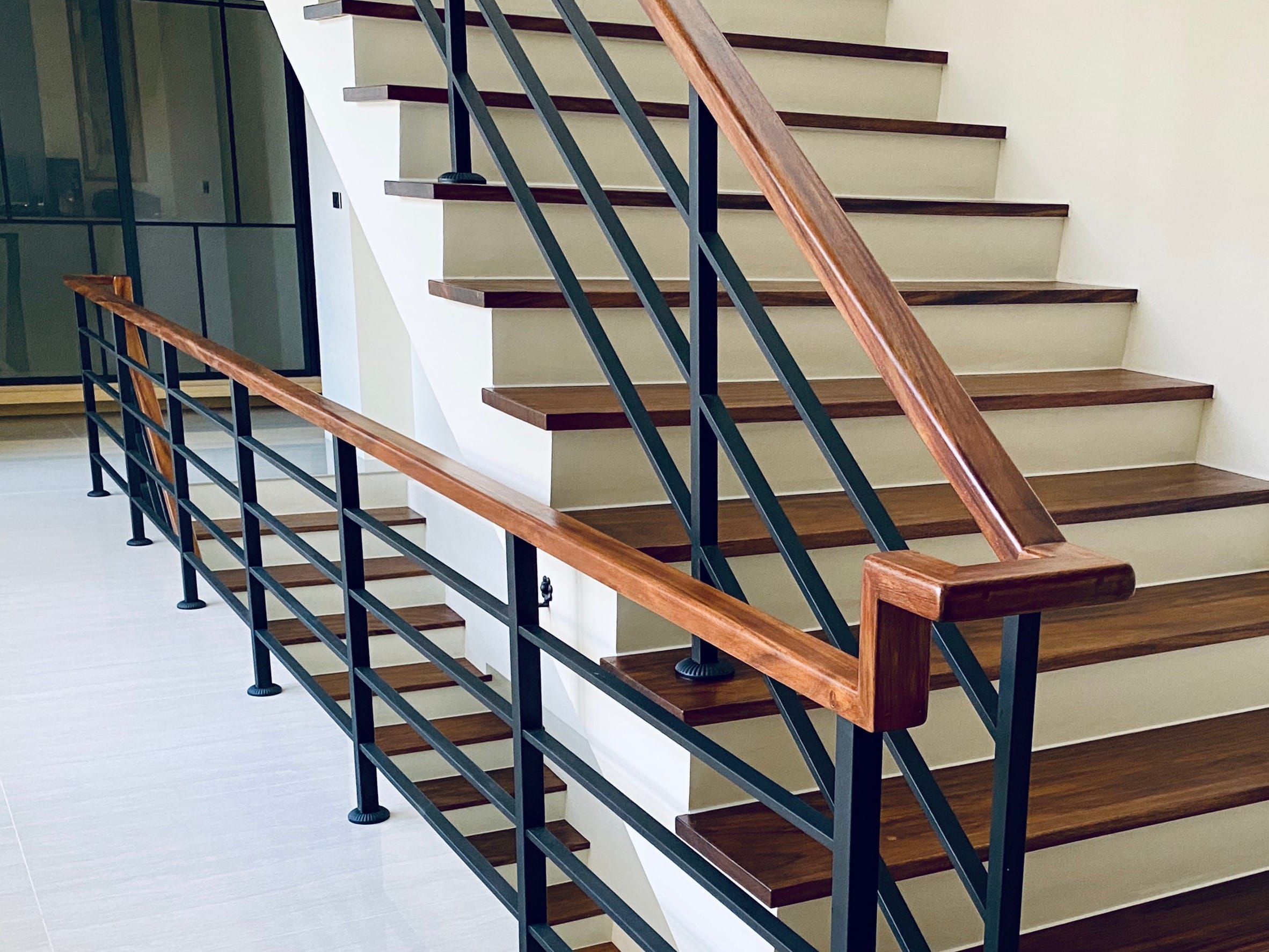 琥珀木樓梯踏板