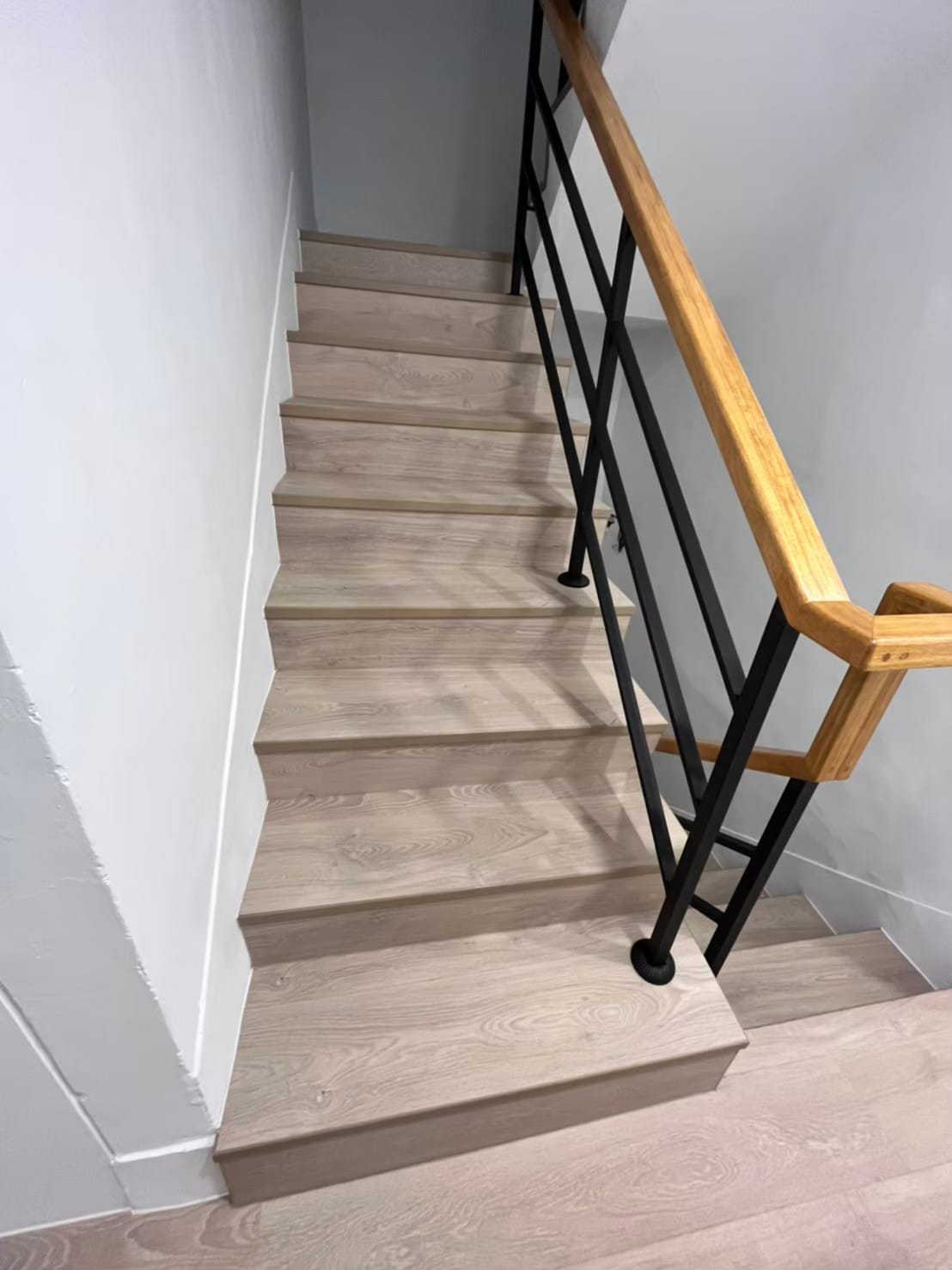 櫸木扶手+日式鐵件