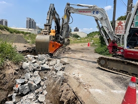 挖土機出租.汙水管施工 石虎破碎機 灑水車包月出租 震動壓路機出租 小挖土機-營建機械