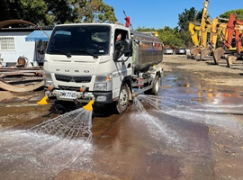 租灑水車