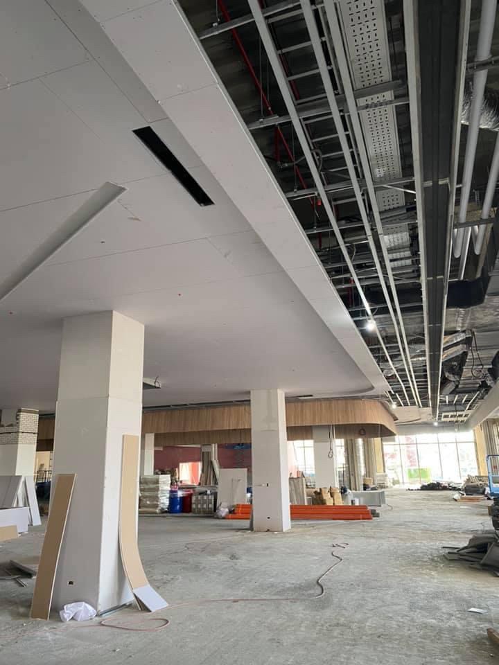 岡山秀泰影城1樓大廳