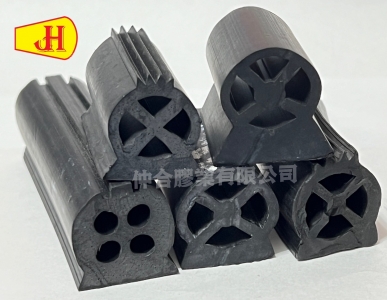 仲合膠業有限公司-電子及零件產品