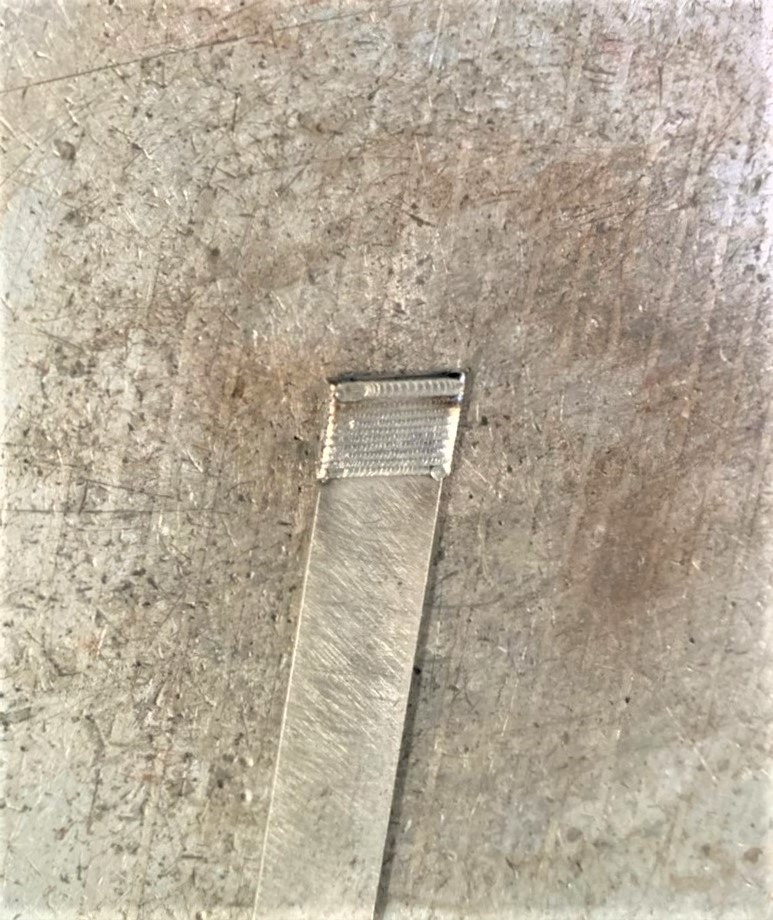 薄又小鐵件，焊接增厚需小心溫度，容易變形