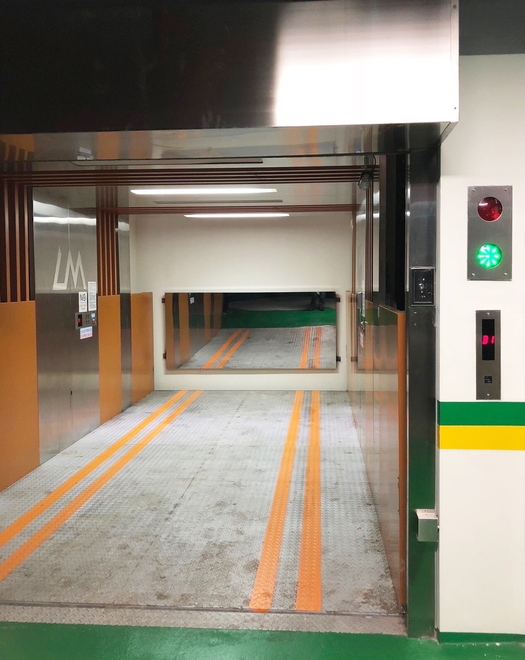 豪華型汽車升降機