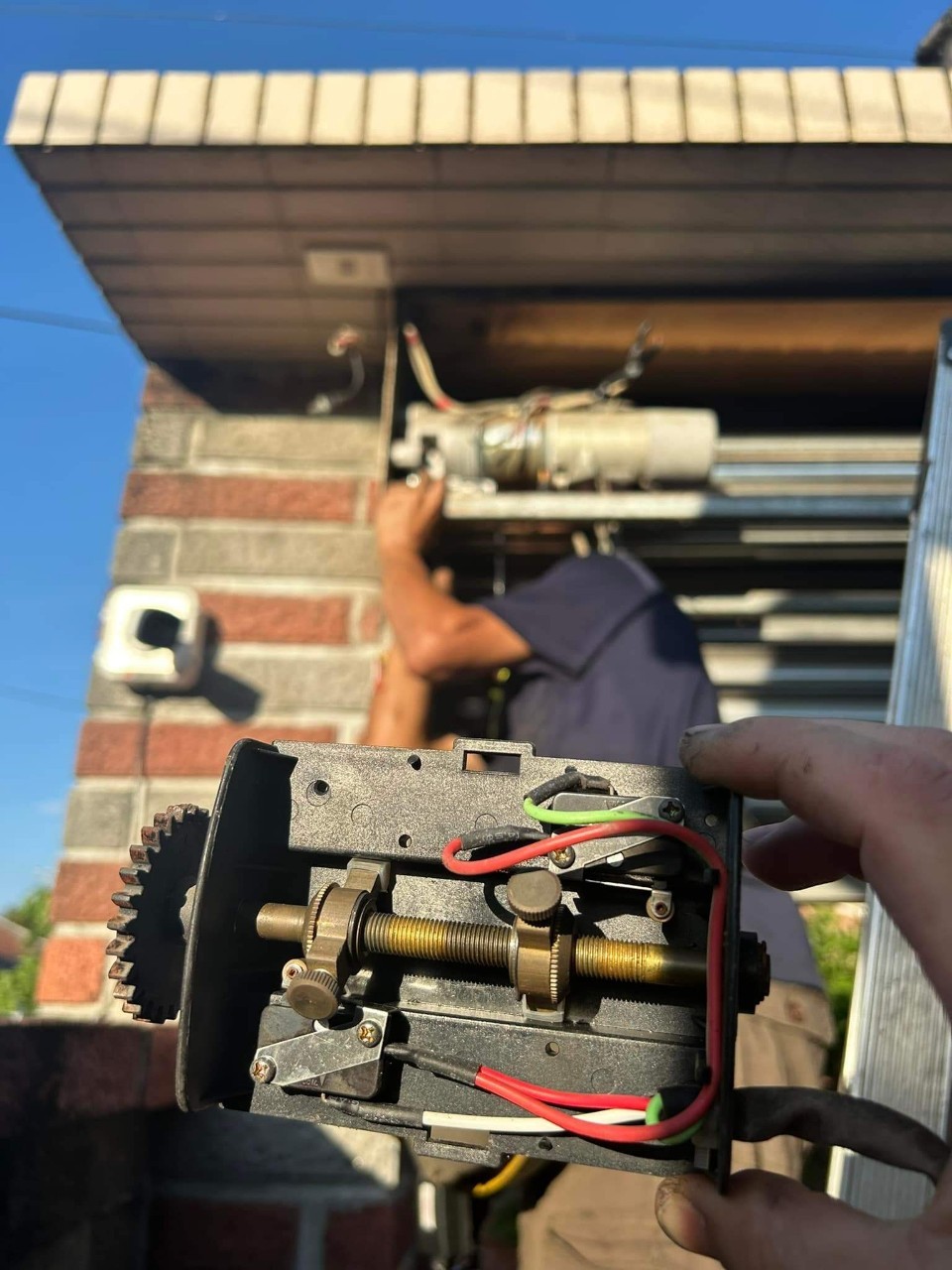 傳統電動鐵捲門電機維修