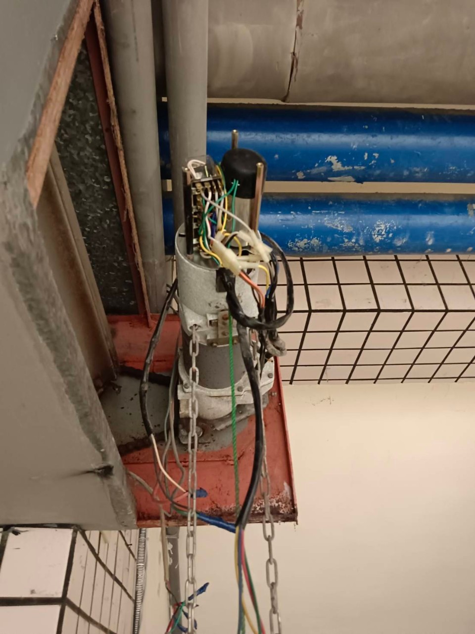 傳統電動鐵捲門電機維修