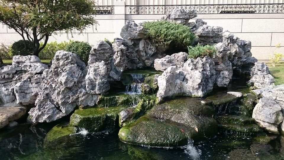 假山水池