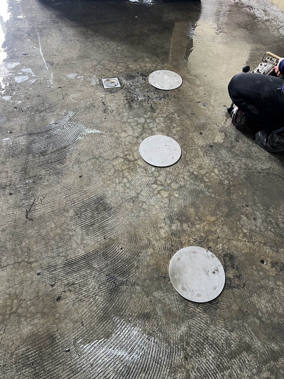 化糞池孔尋找和洗洞