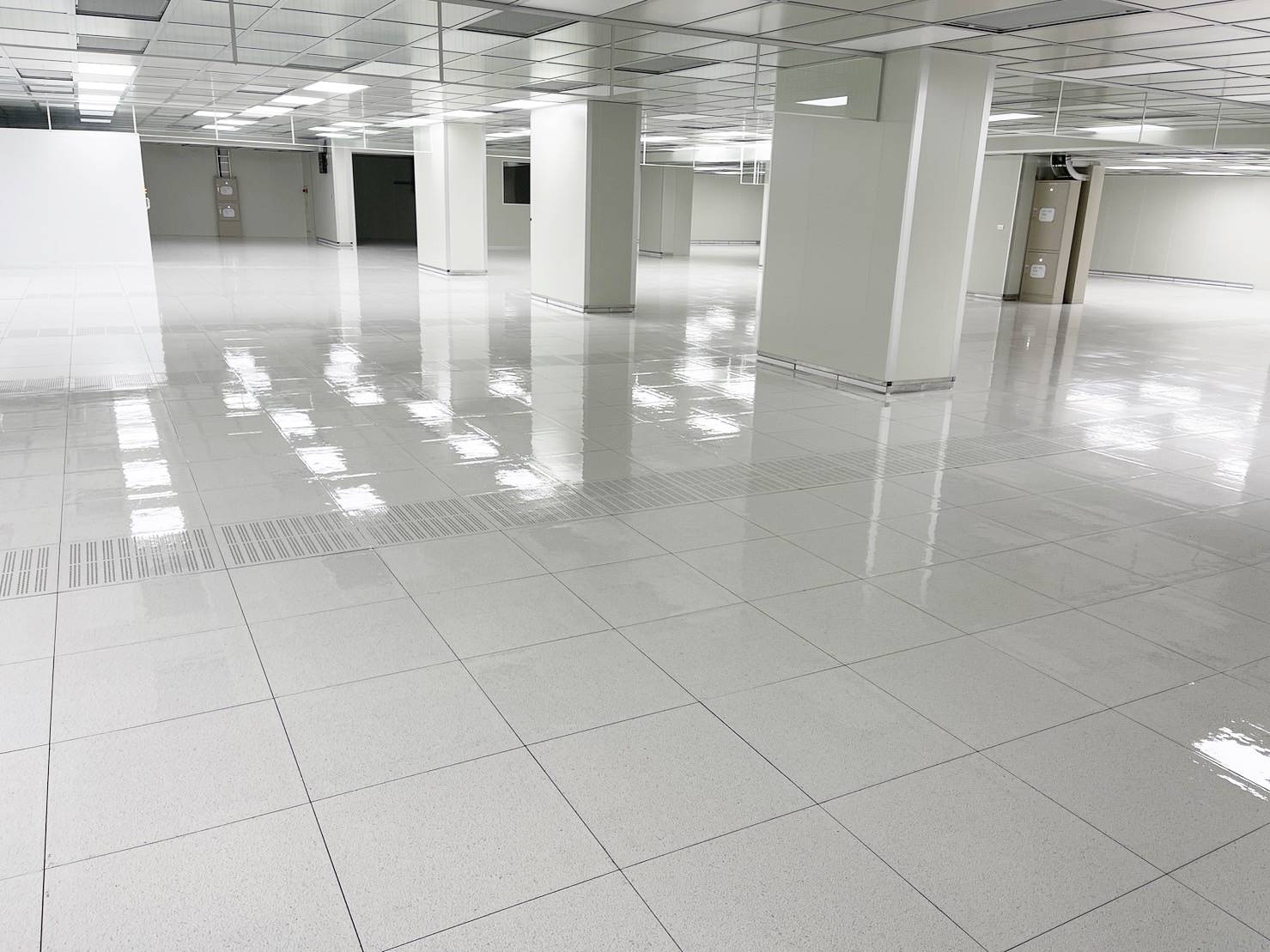 高架地板清洗打蠟後