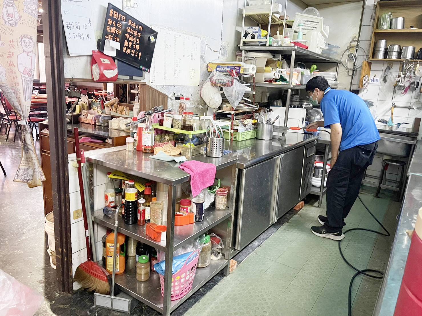 餐廳廚房除蟑螂螞蟻害蟲防治