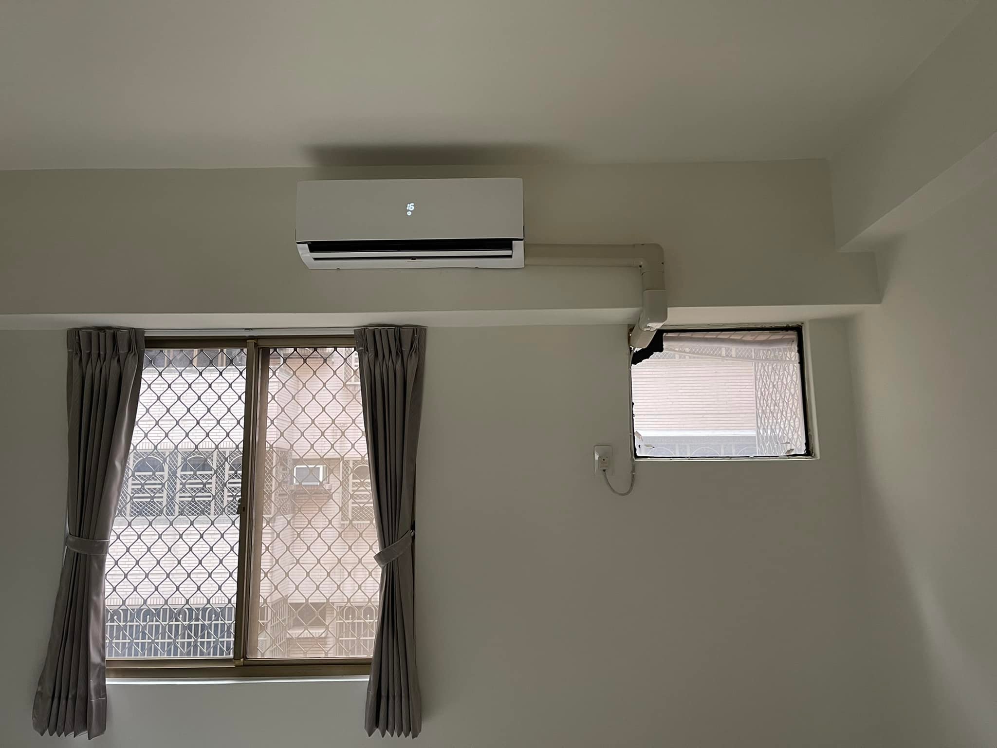 高雄冷氣維修-大樓出租房修飾管槽包覆銅管施作分享1