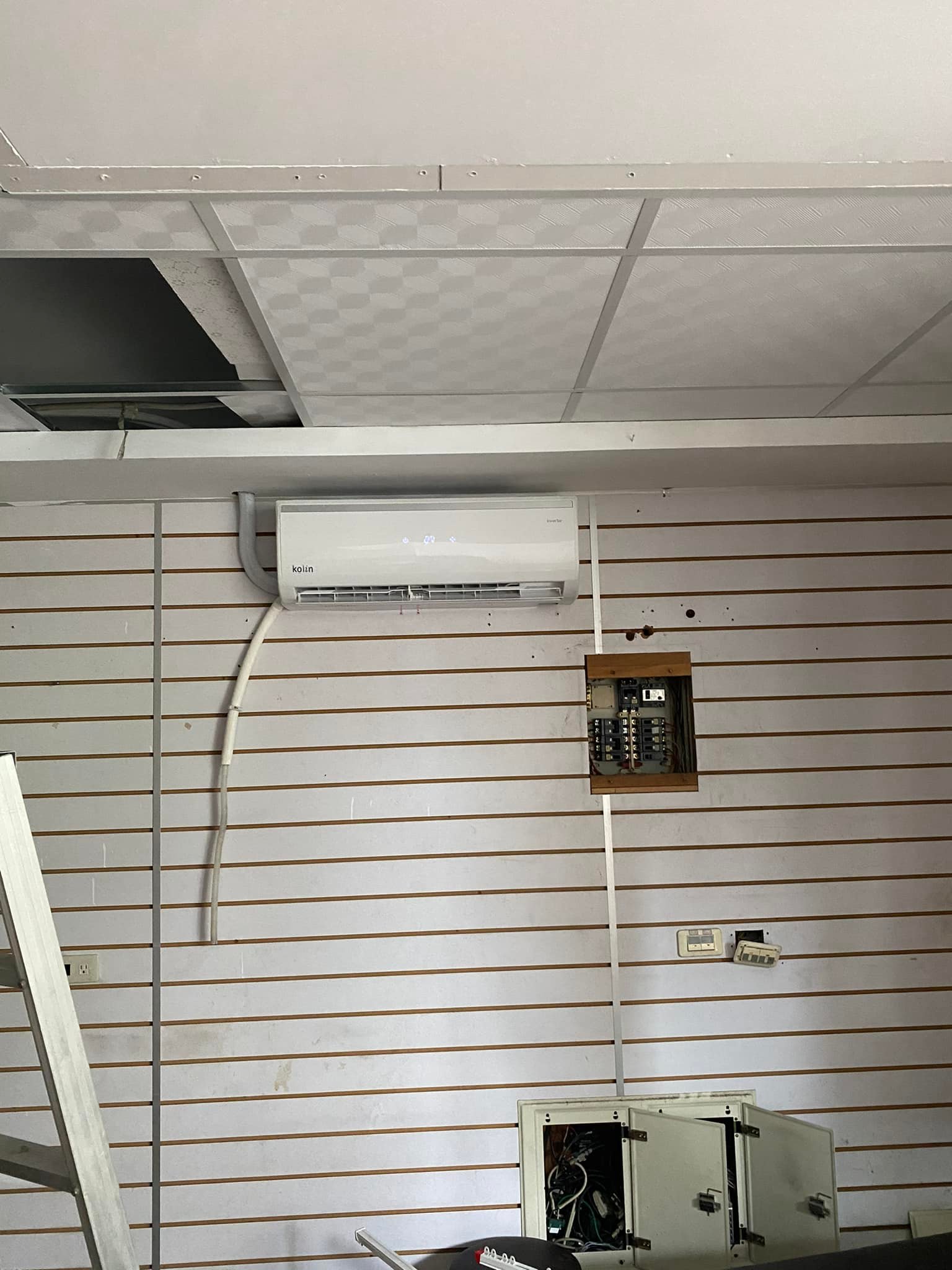 高雄冷氣維修-大樓租屋修飾管槽包覆銅管施作分享3