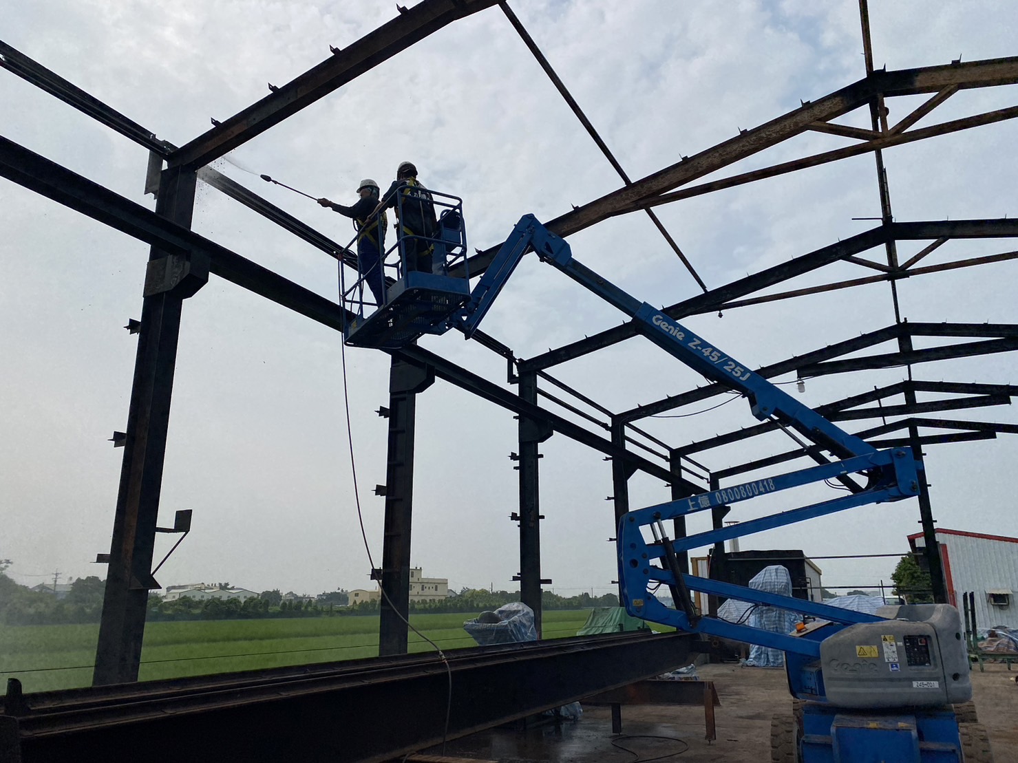 高壓水刀清洗(房屋外觀、工廠清洗、地面、鋼構、油汙、工業煙囪清洗、火災後環境清洗)