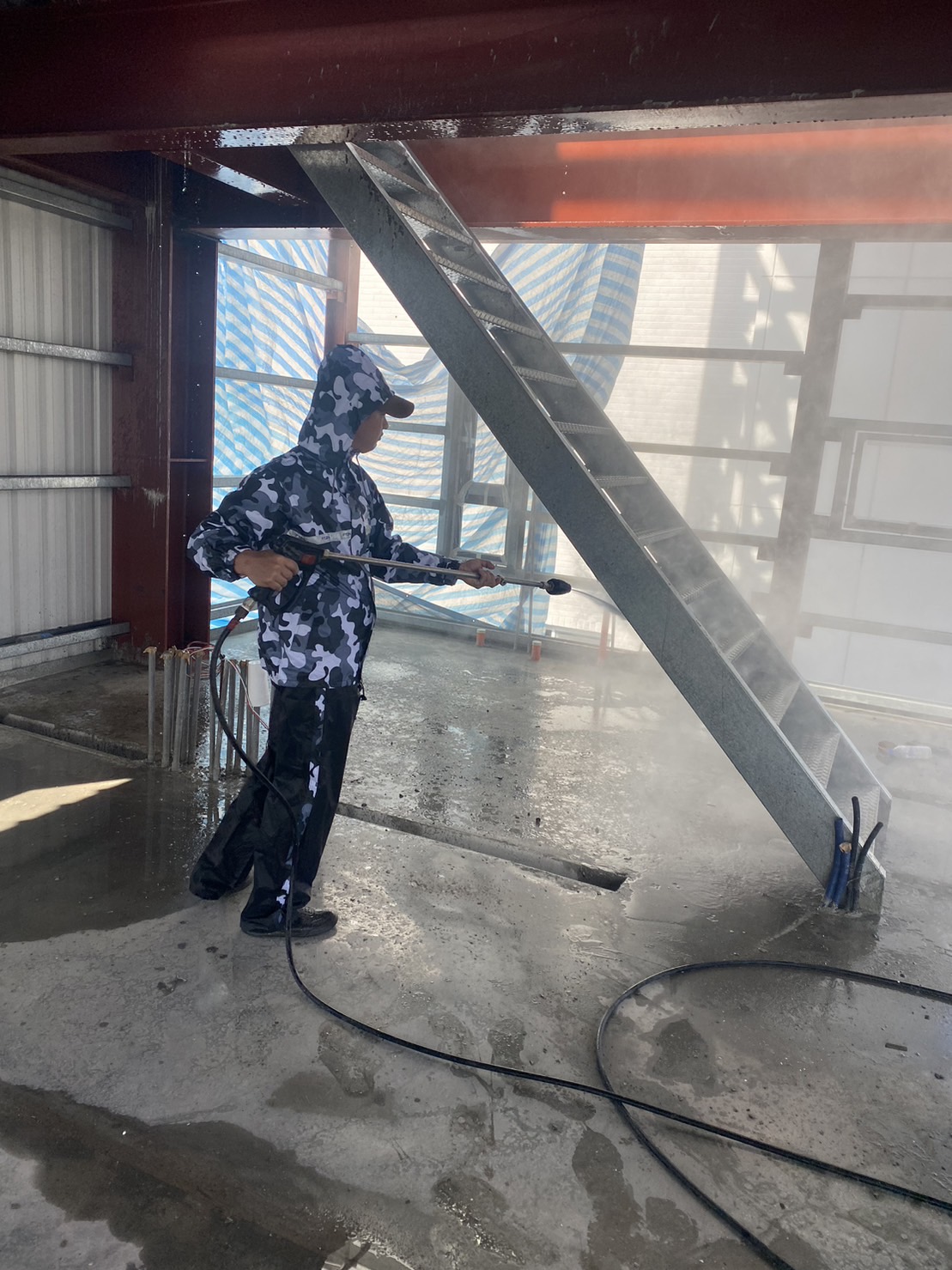 高壓水刀清洗(房屋外觀、工廠清洗、地面、鋼構、油汙、工業煙囪清洗、火災後環境清洗)