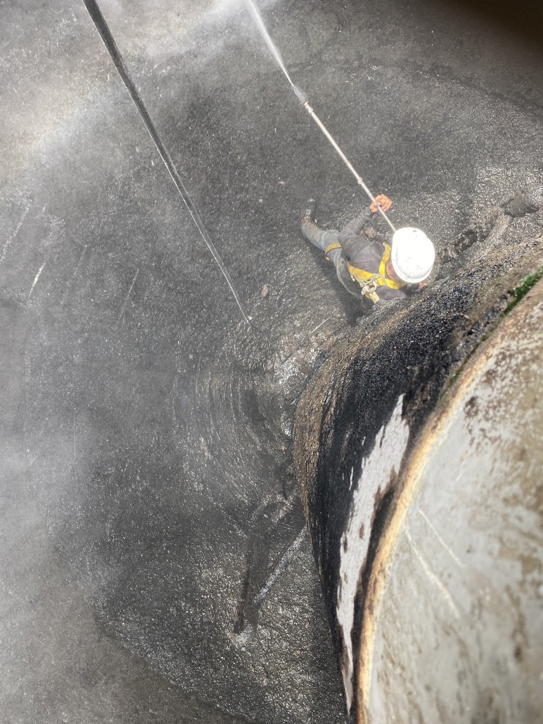 高壓水刀清洗(房屋外觀、工廠清洗、地面、鋼構、油汙、工業煙囪清洗、火災後環境清洗)