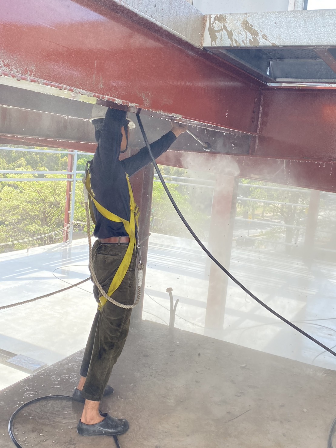 高壓水刀清洗(房屋外觀、工廠清洗、地面、鋼構、油汙、工業煙囪清洗、火災後環境清洗)