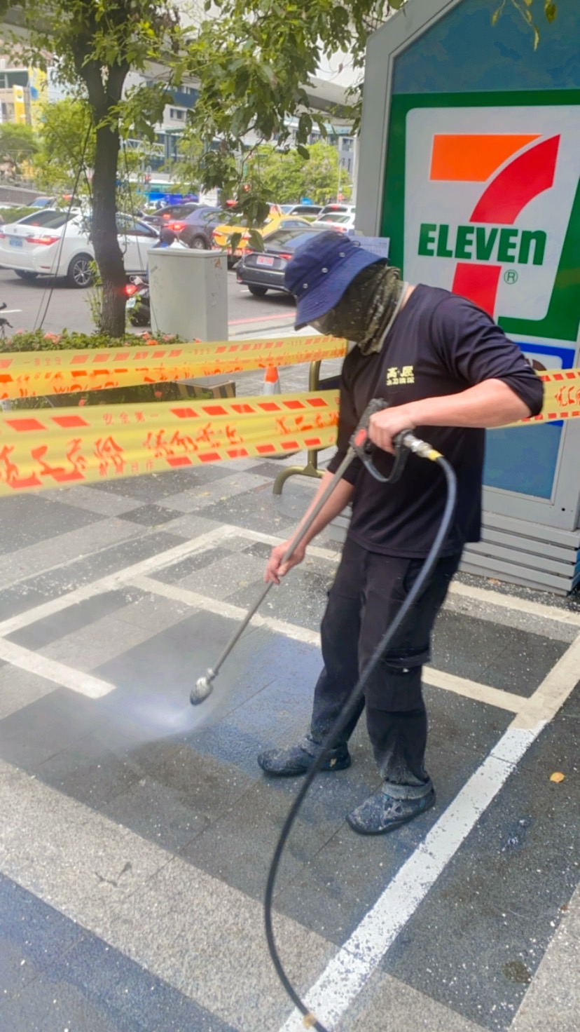 高壓水刀清洗(房屋外觀、工廠清洗、地面、鋼構、油汙、工業煙囪清洗、火災後環境清洗)