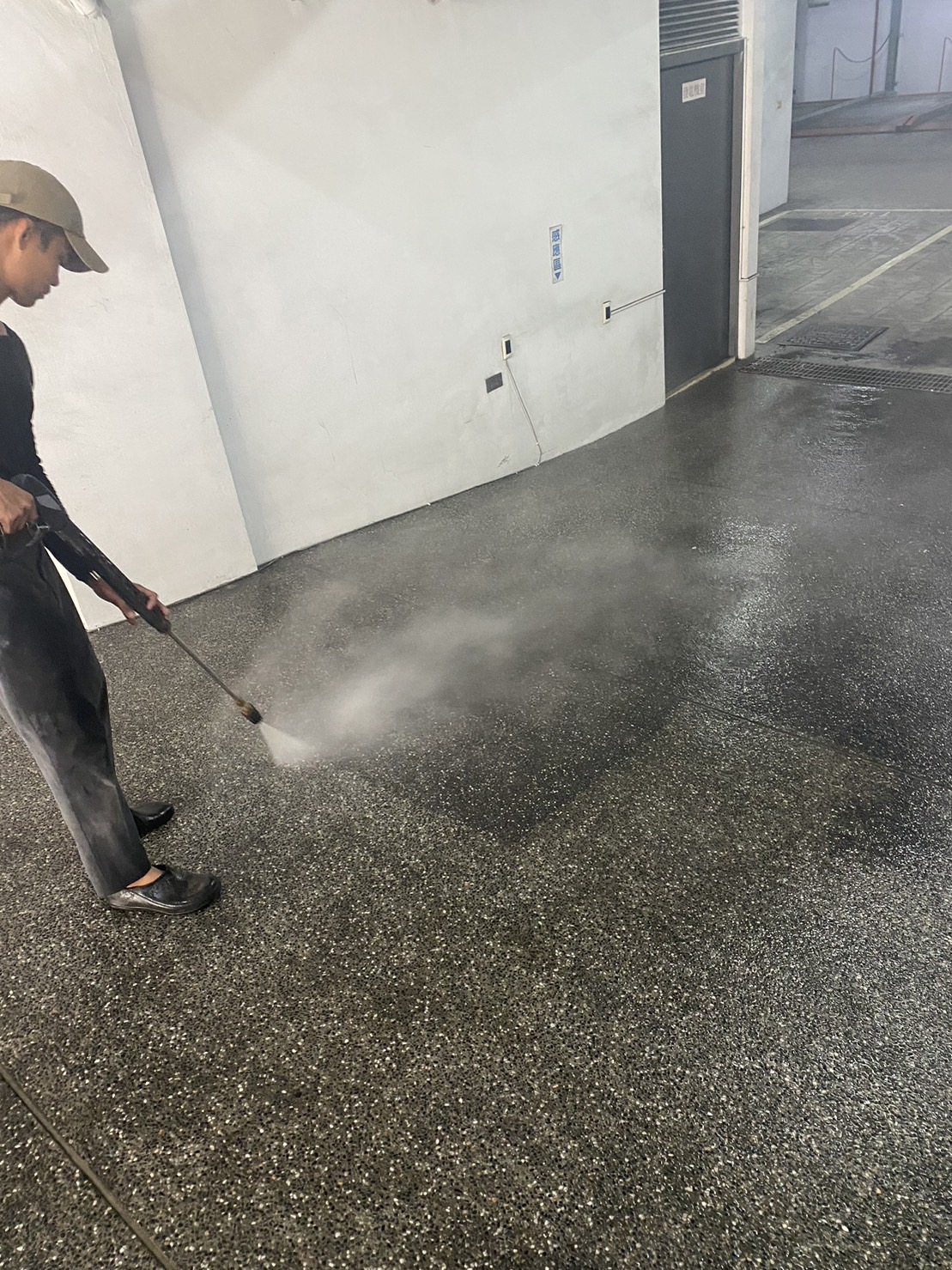 高壓水刀清洗(房屋外觀、工廠清洗、地面、鋼構、油汙、工業煙囪清洗、火災後環境清洗)