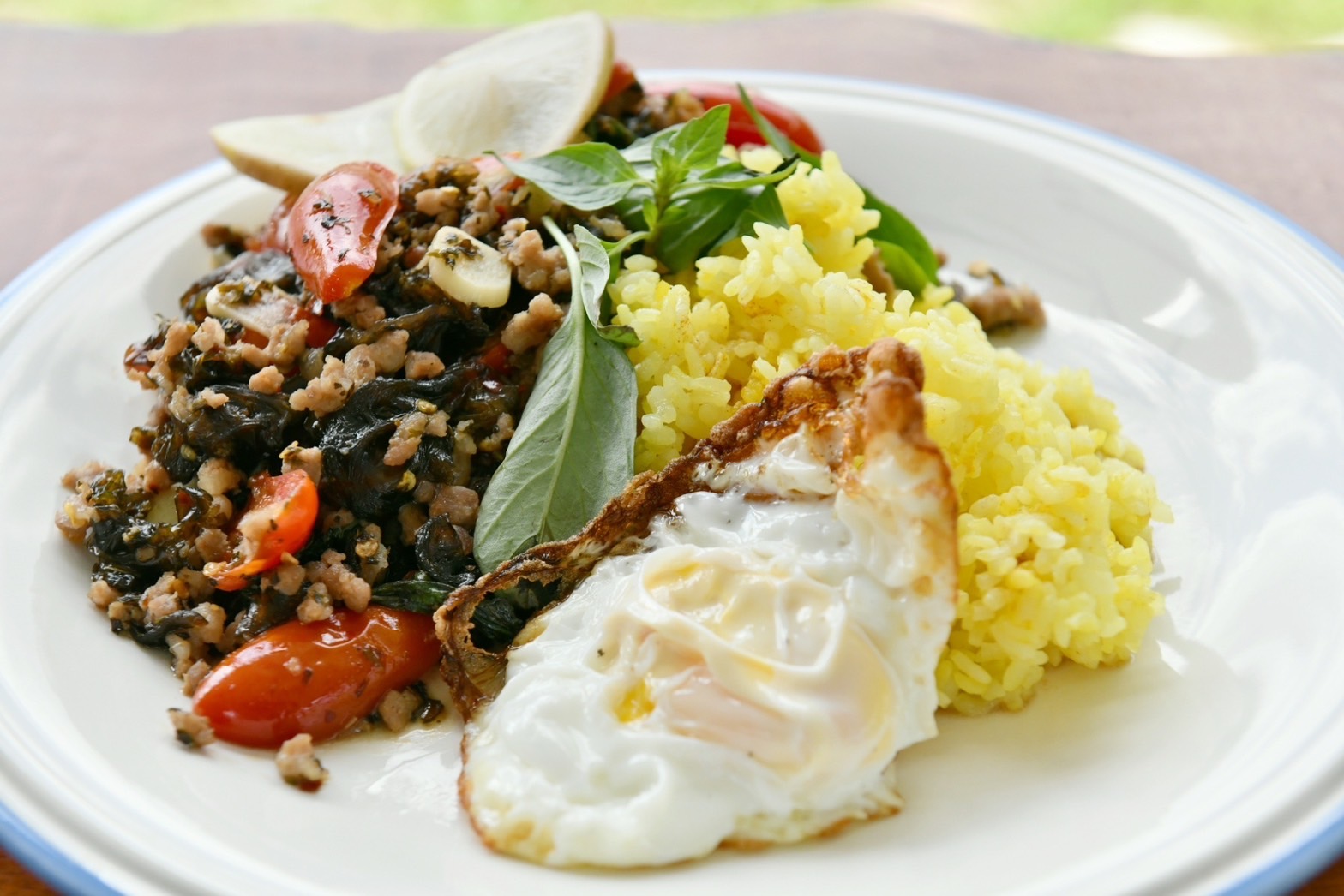 雨來菇泰式打拋豬