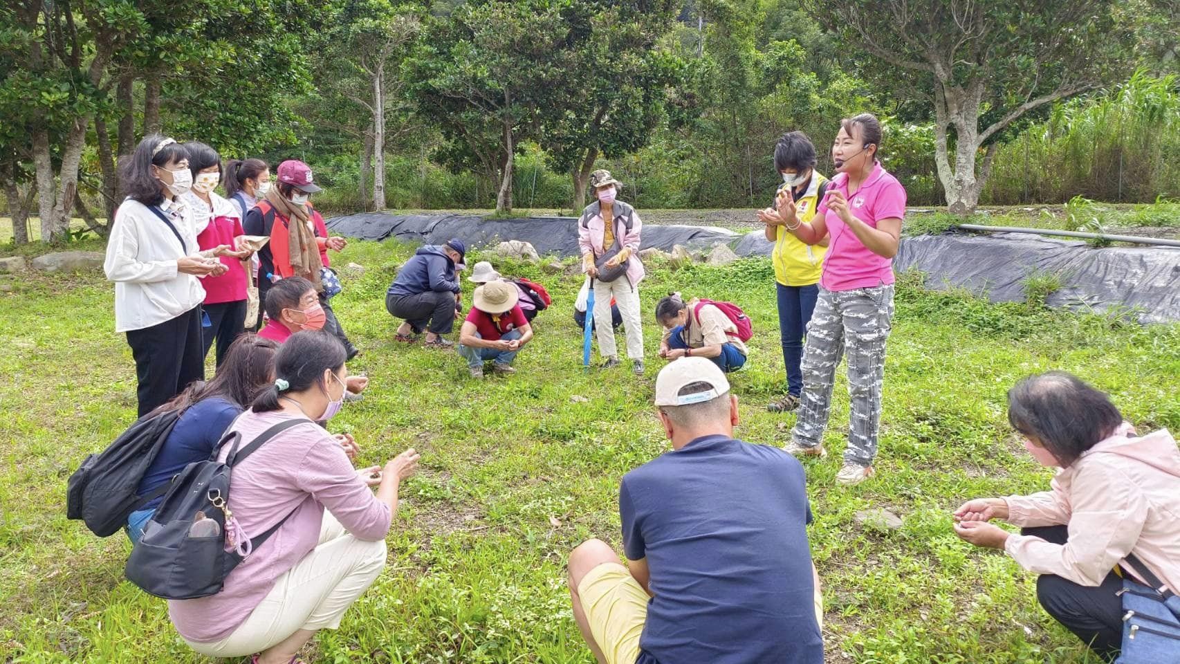空姐雨來菇沁園生態農場-適合一家大小的農事體驗