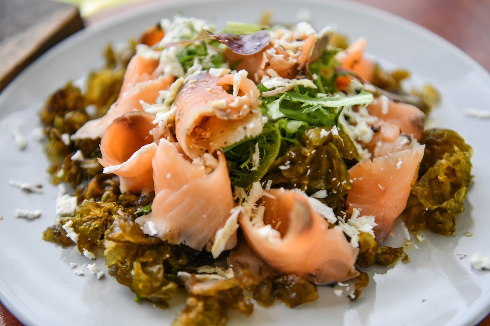 雨來菇煙燻鮭魚沙拉