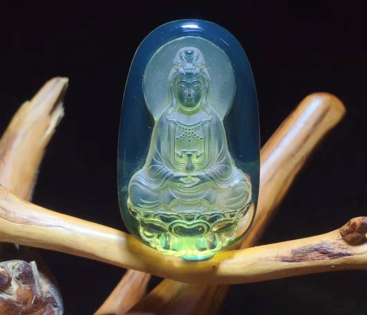 藍珀雕件-觀世25.3-42.1-9.4mm-6.3g