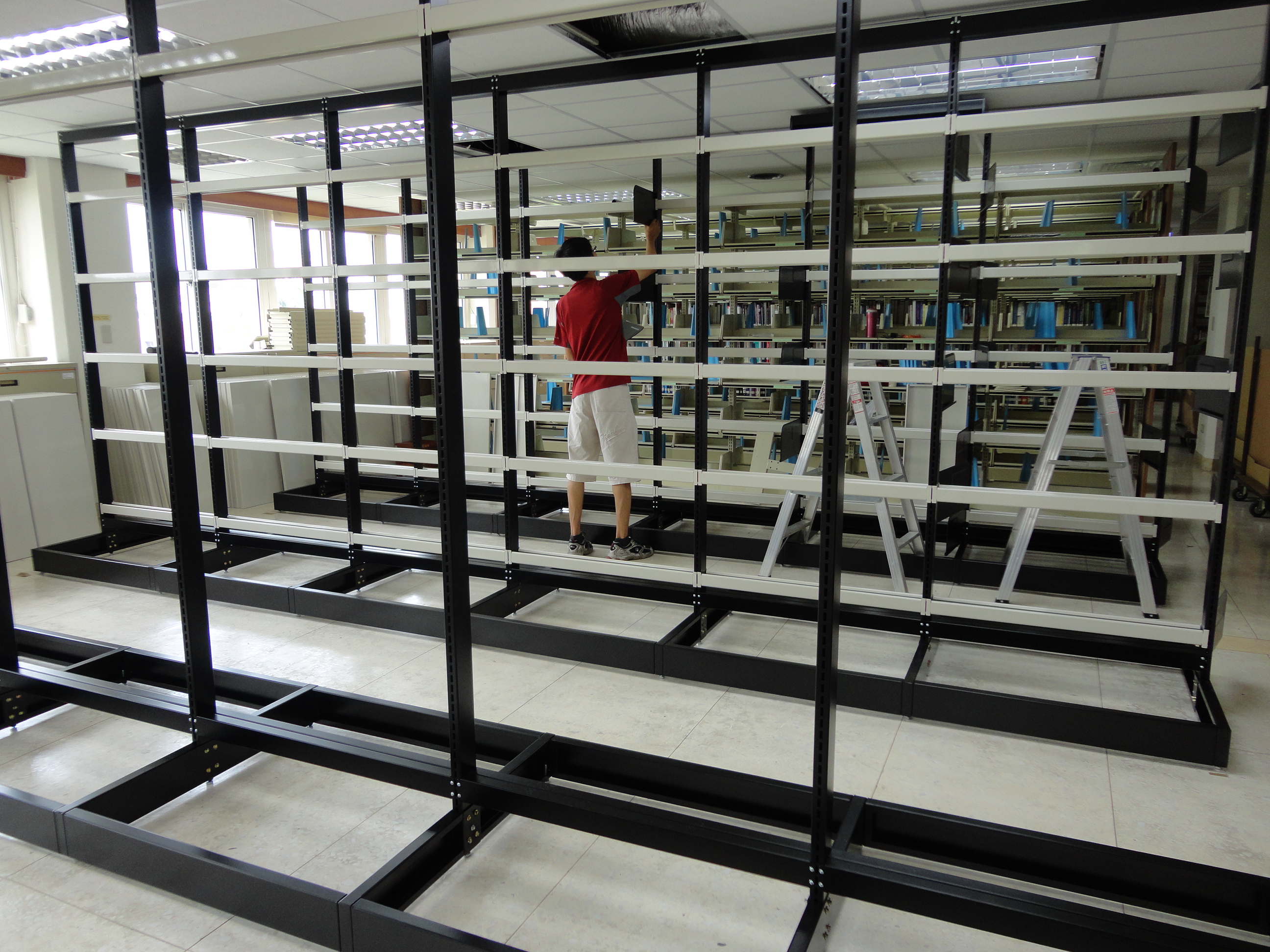 安裝過程-圖書館書架