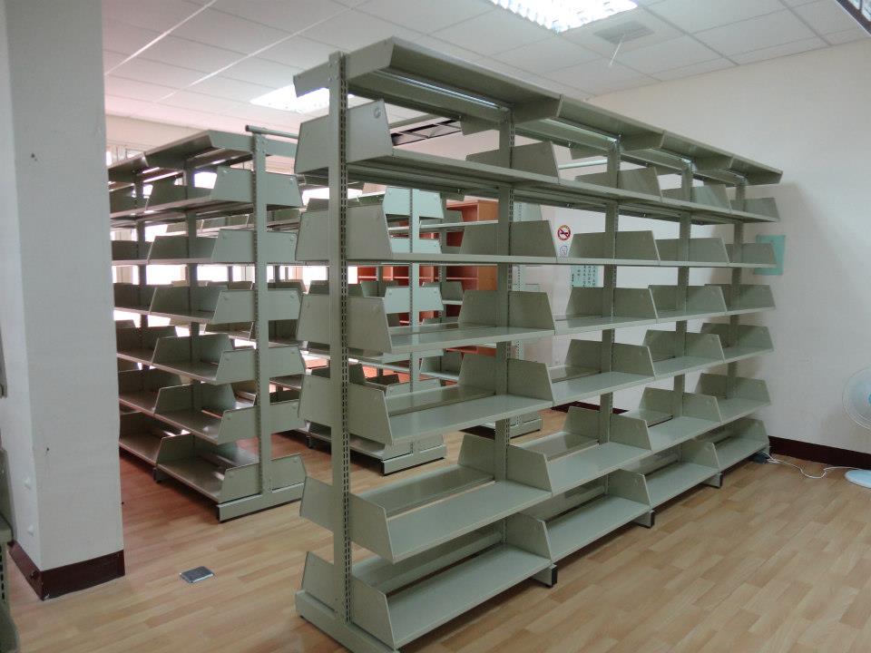 鋼製書架