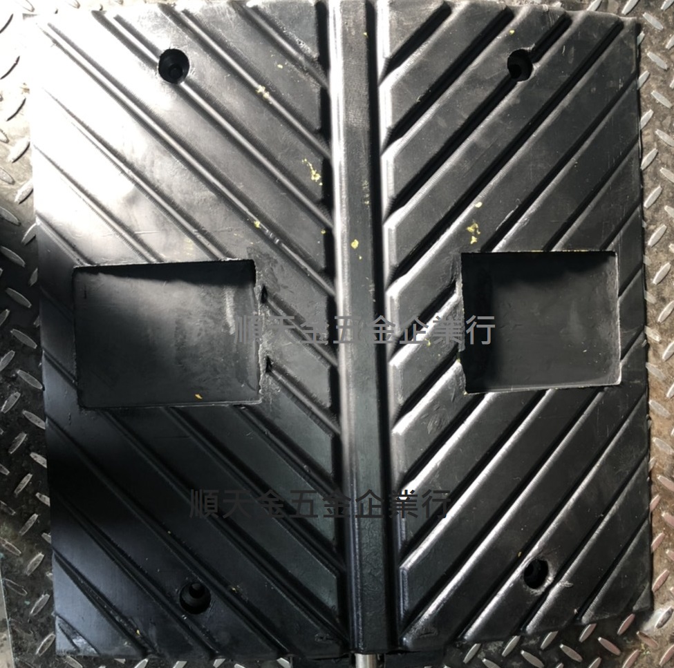 減速墊線槽一槽50x50x5CM