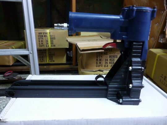 重力氣動封箱機