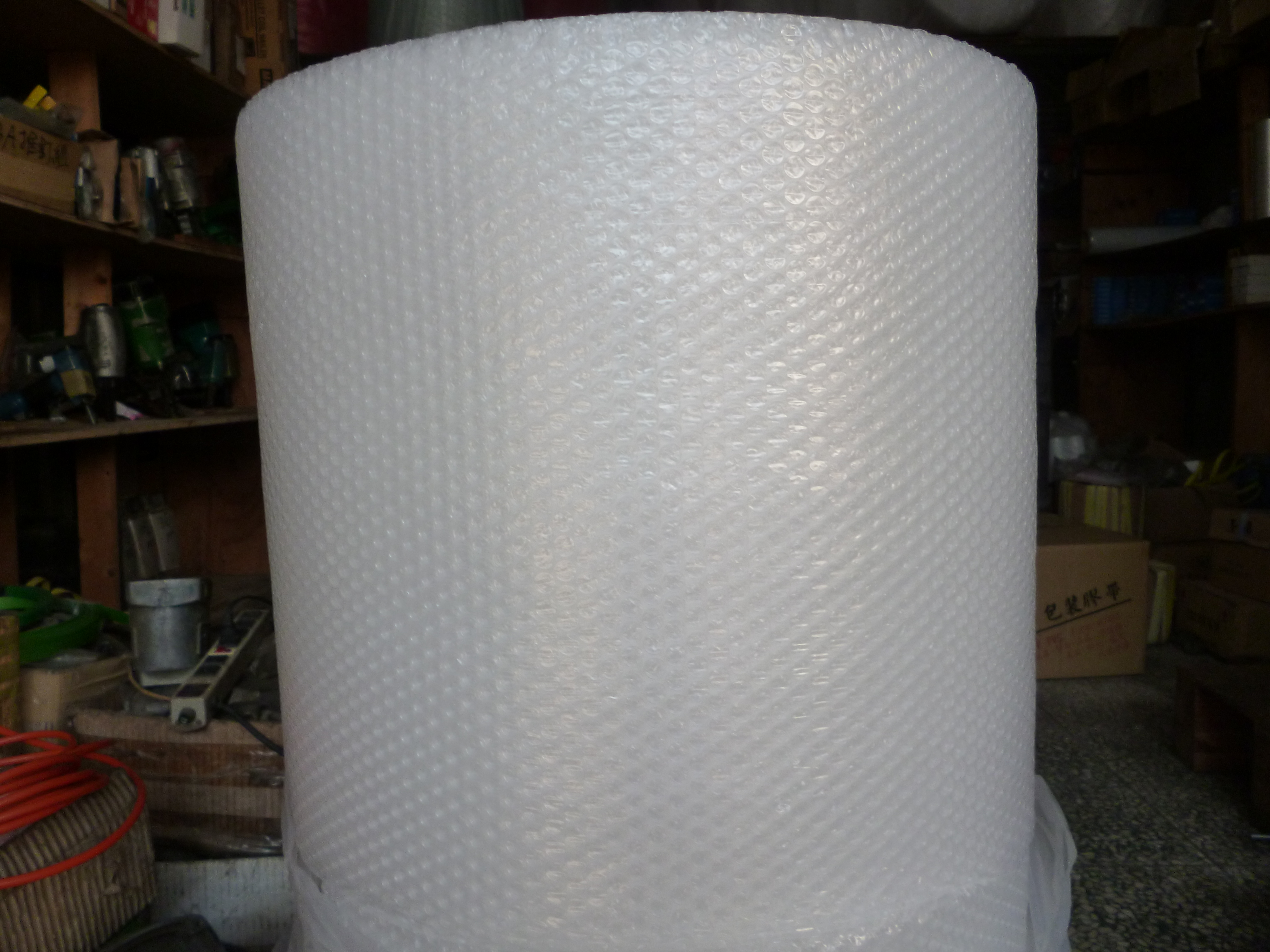 氣泡布寬4尺(還有4.5尺、6尺等規格的唷!)