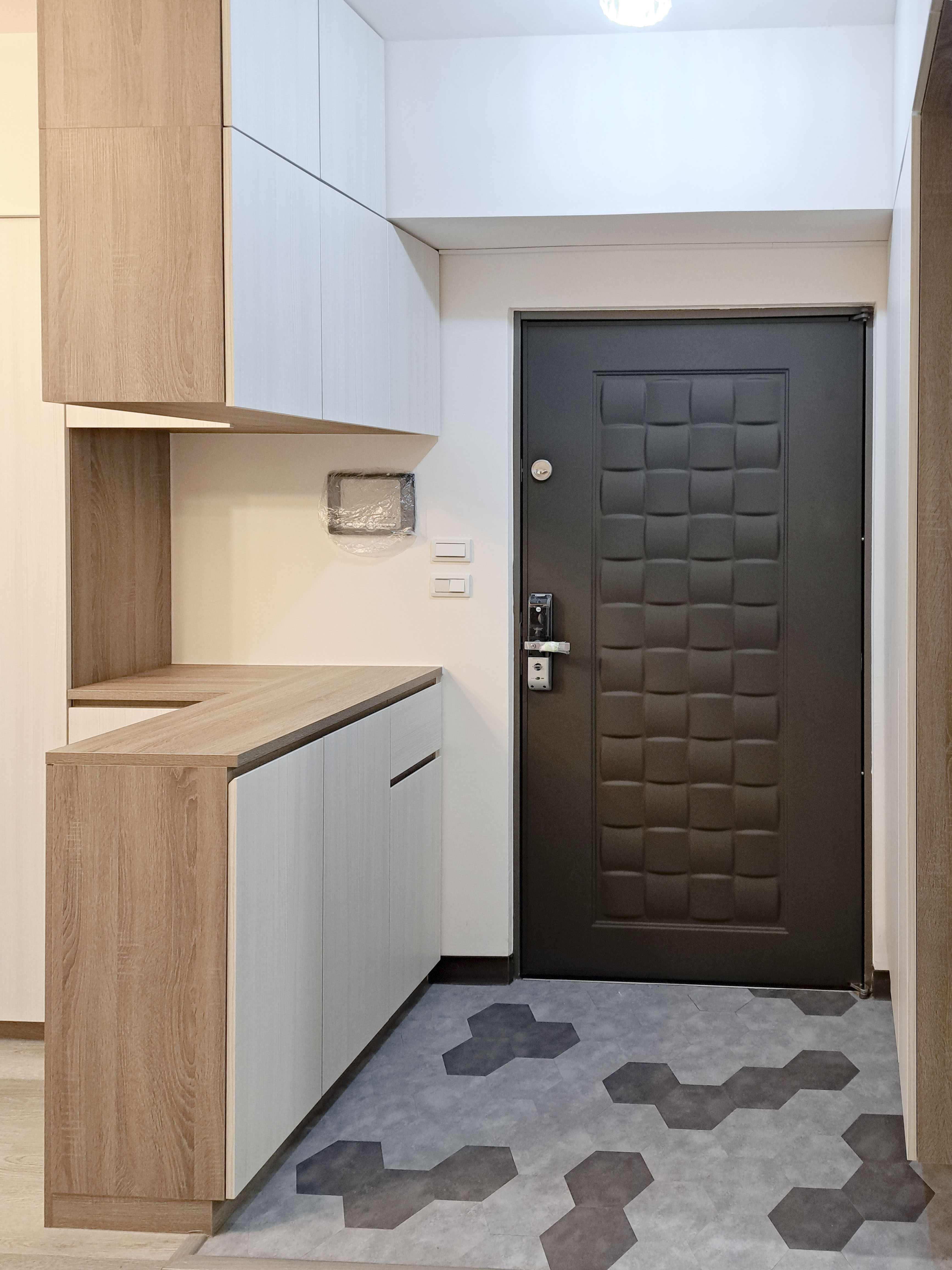 桃園系統玄關櫃施工