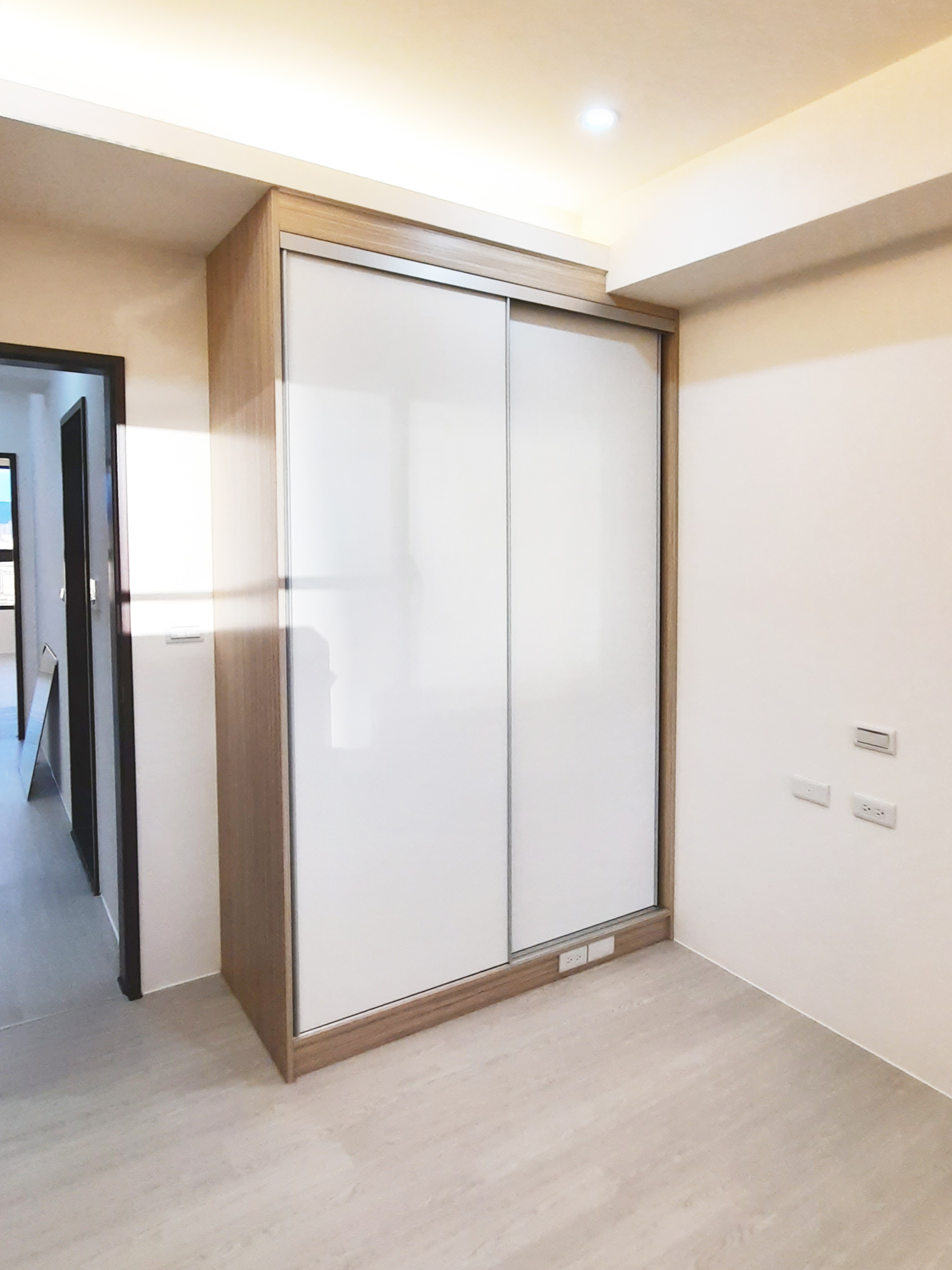 平鎮環保建材系統衣櫃