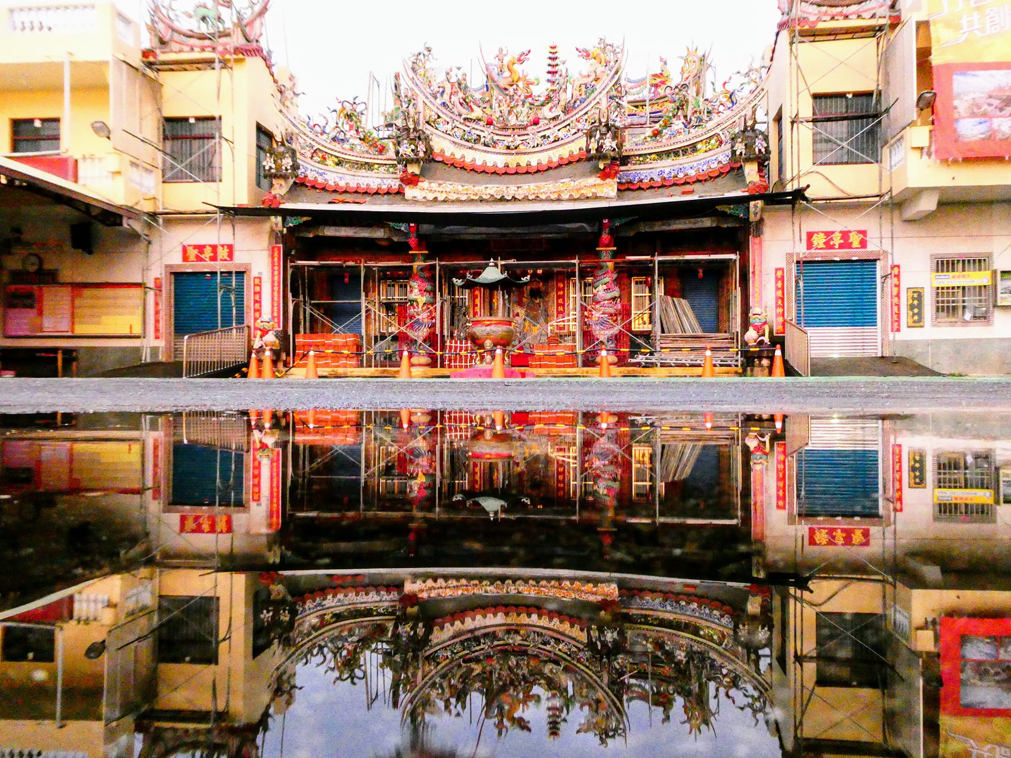 美濃獅形頂朝天五穀宮