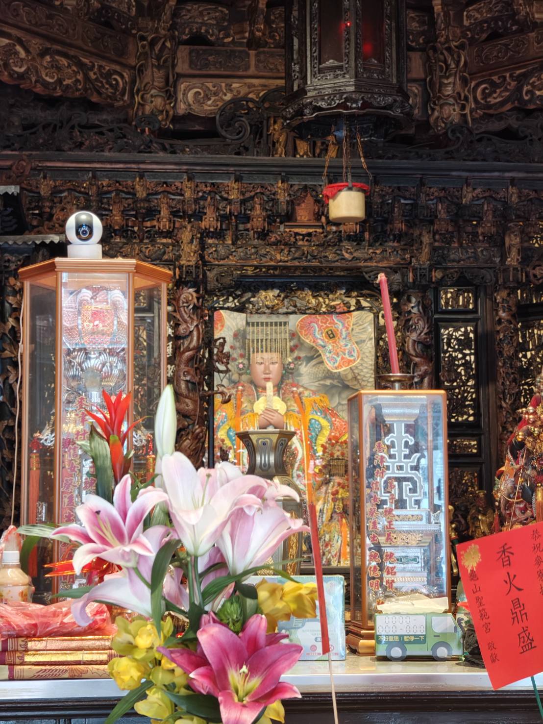 麥寮拱範宮進香包車