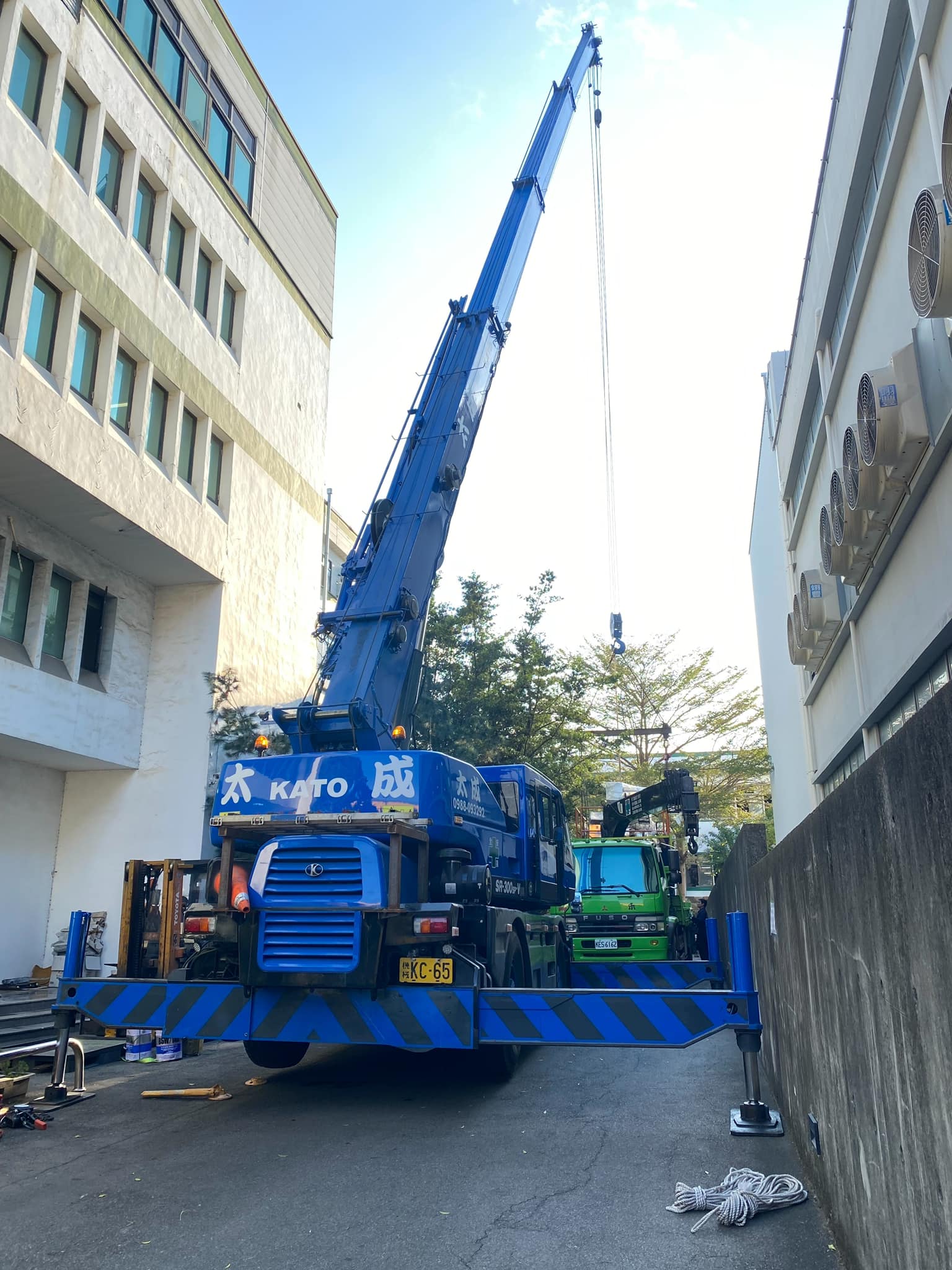 大樓工具機台吊掛