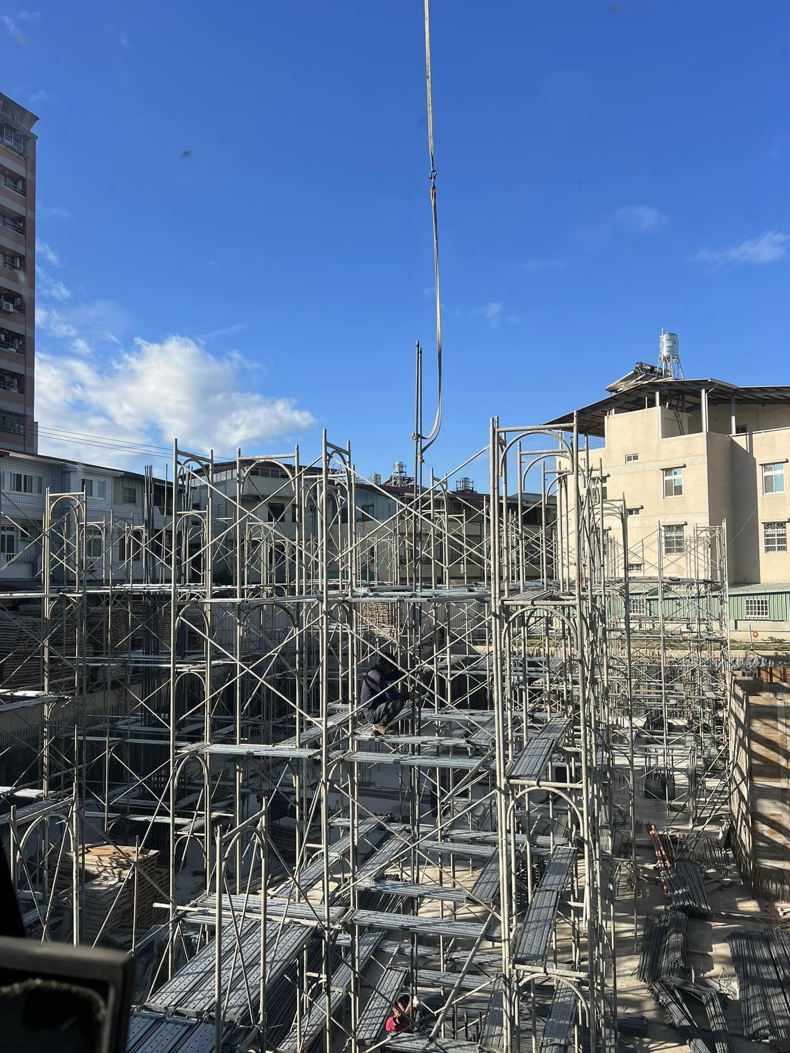 伸副桿吊掛鋼筋