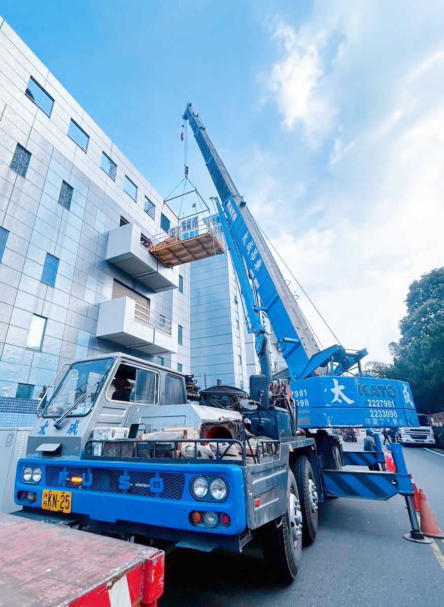 檢驗合格吊籃之吊人作業