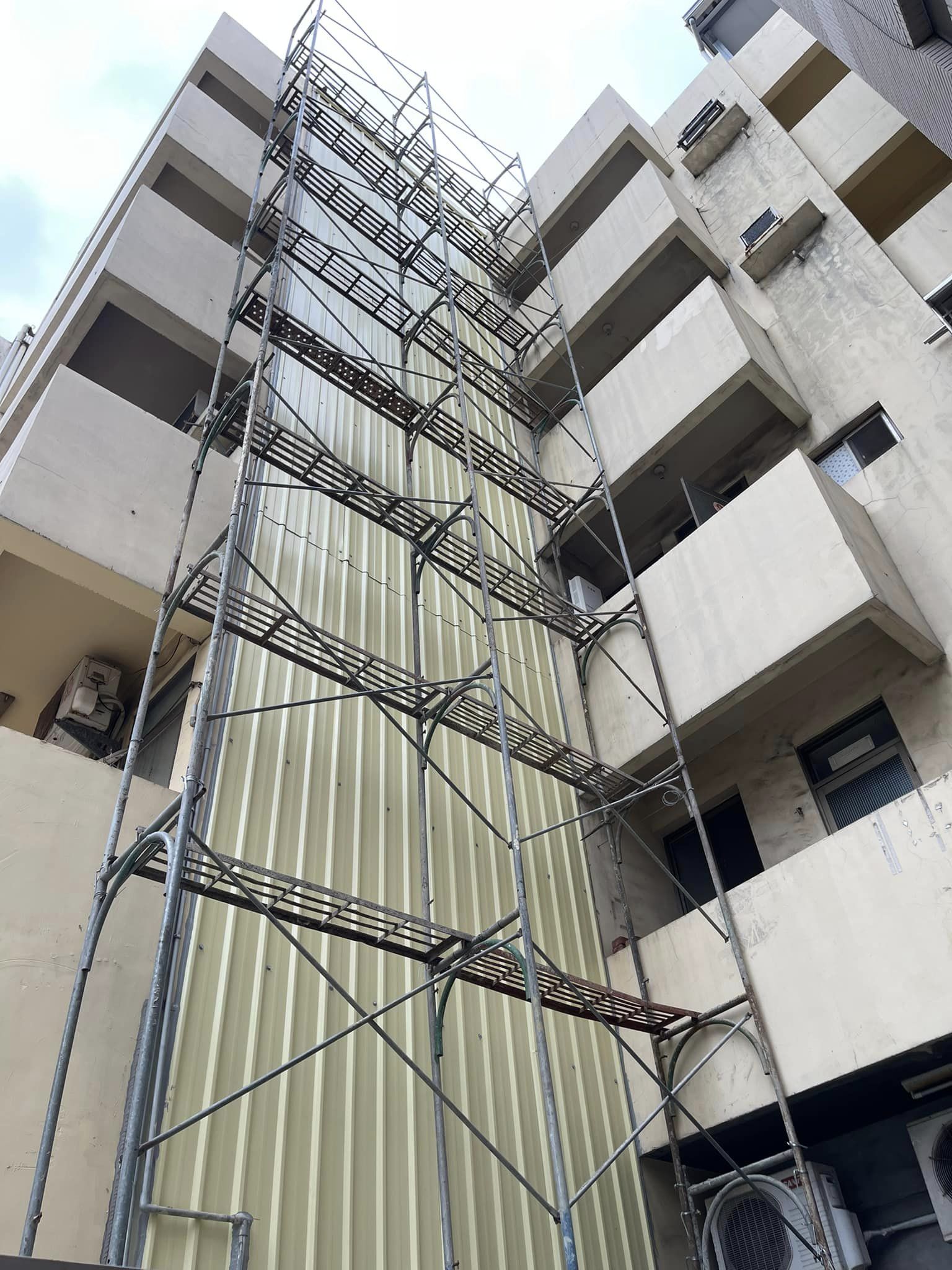 施工外牆防水鐵衣