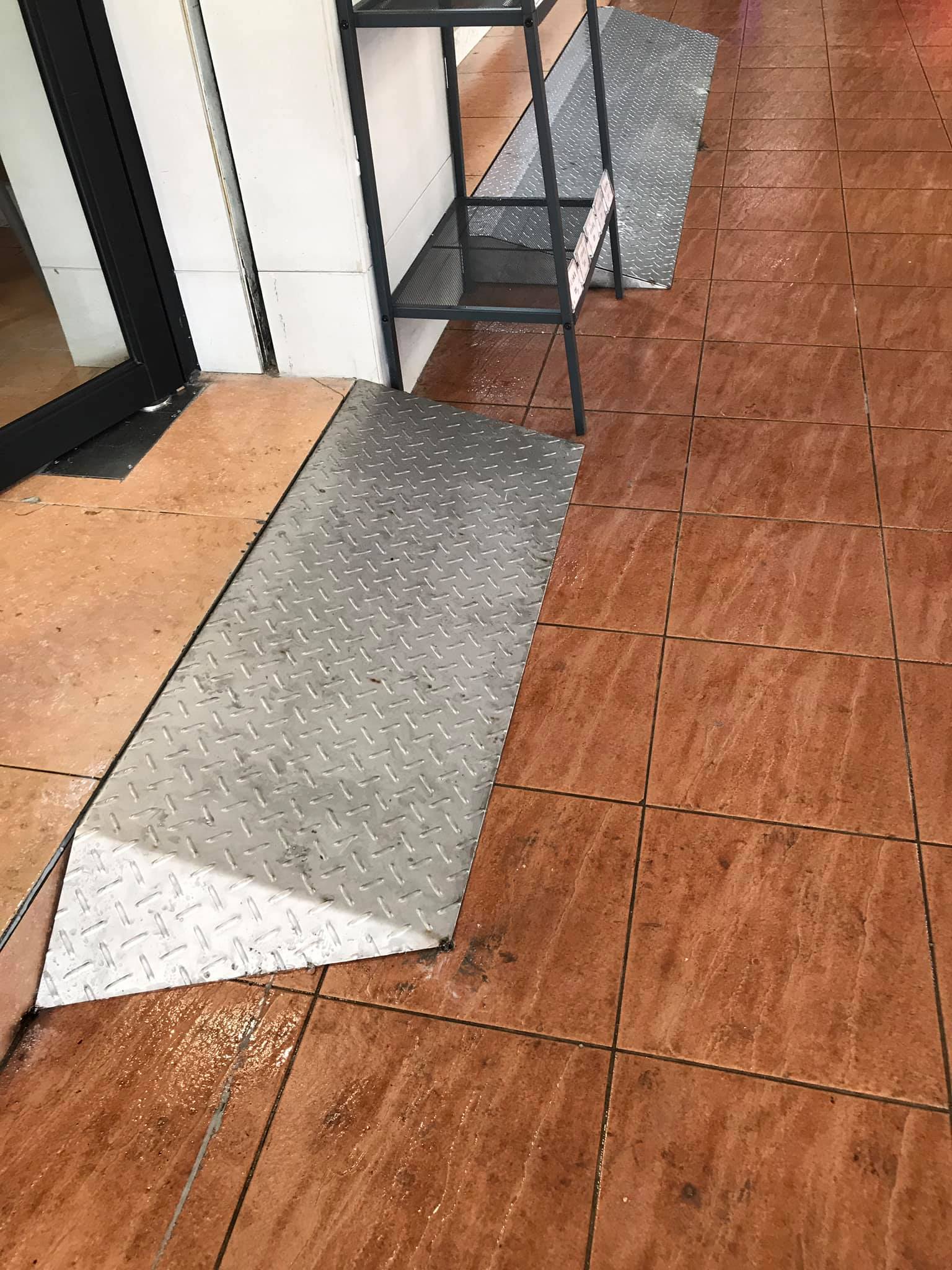 不銹鋼斜坡踏板