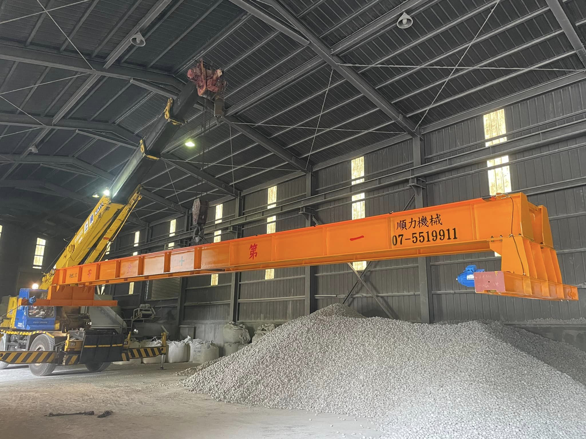 2.8噸雙軌天車橫梁-現場安裝