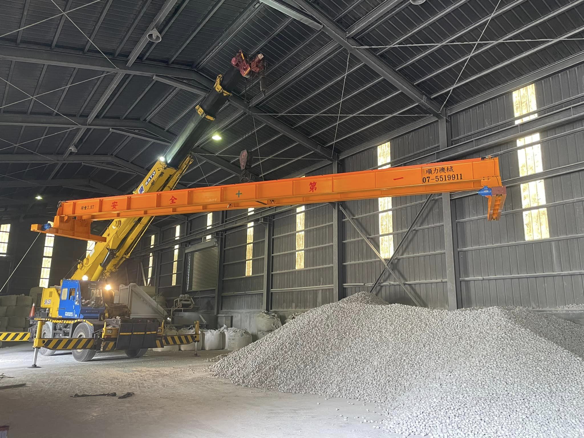 2.8噸雙軌天車橫梁-現場安裝