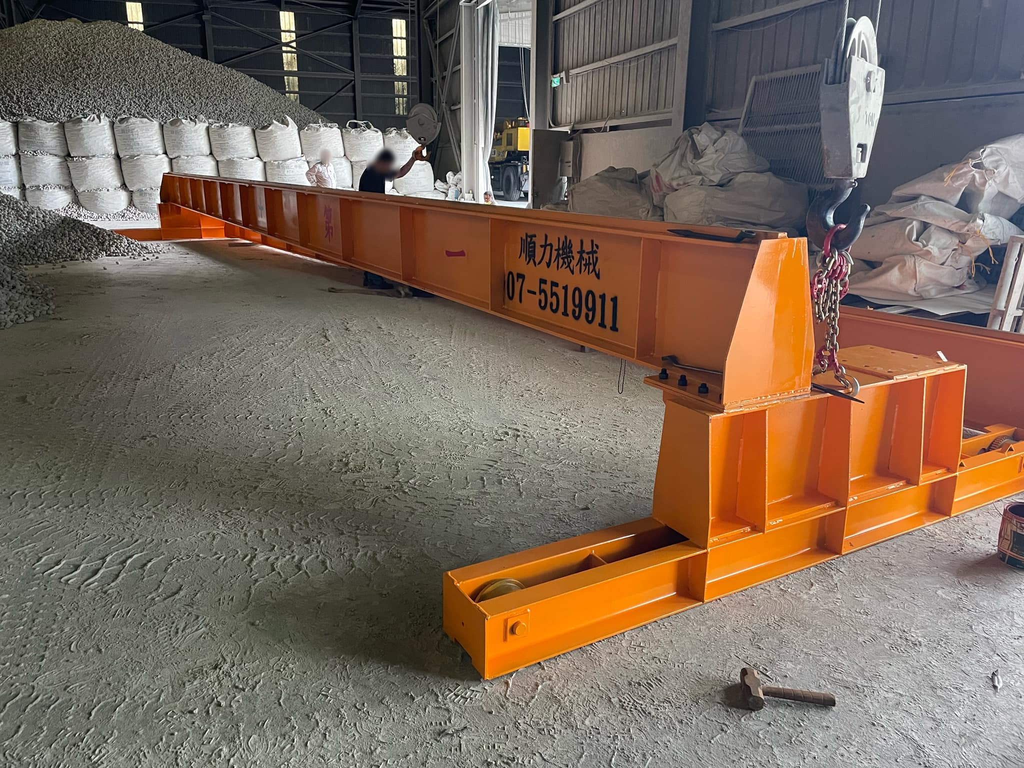 2.8噸雙軌天車橫梁-現場安裝